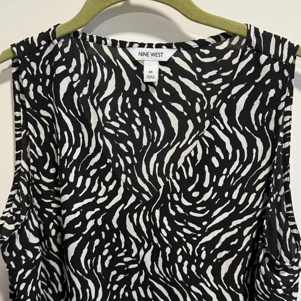 Nine West Set - Midi Skirt with Slit and V Neck Sleeveless Shell Top Medium EUC - Picture 8 of 13